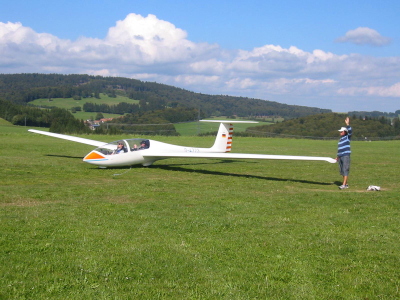 Segelflugzeug start abflugbereit flugschule