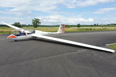 segelflug nach der landung 380x253